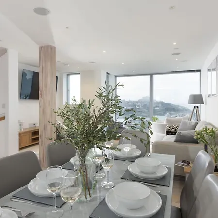 Holiday home 1 Island Reach *